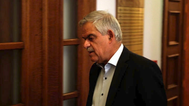 Παραίτηση Τόσκα: Το χρονικό μιας προαναγγελθείσας αποχώρησης που άργησε 11 ημέρες